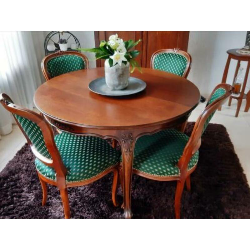 Eethoek, tafel met 4 stoelen