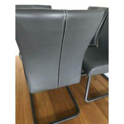 4 Eetkamerstoelen De Bommel