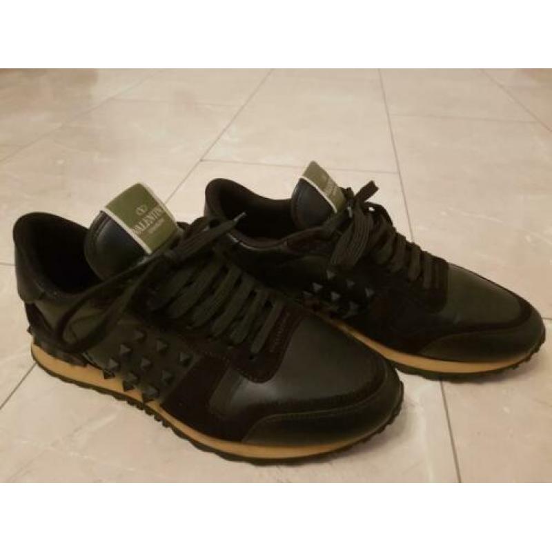 Valentino sneackers.
