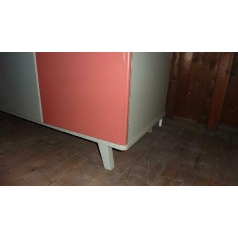 oude kledingkast, kast, brocant, jaren 50/60, opbergen