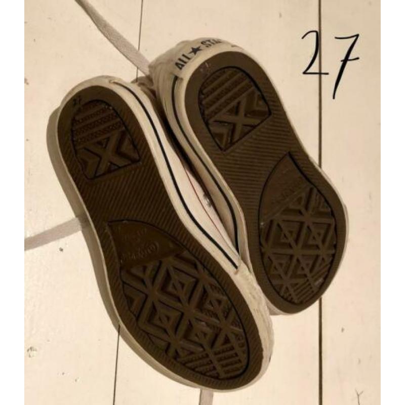 tijdloze witte all star gympen in maat 27 ( +24 +26)
