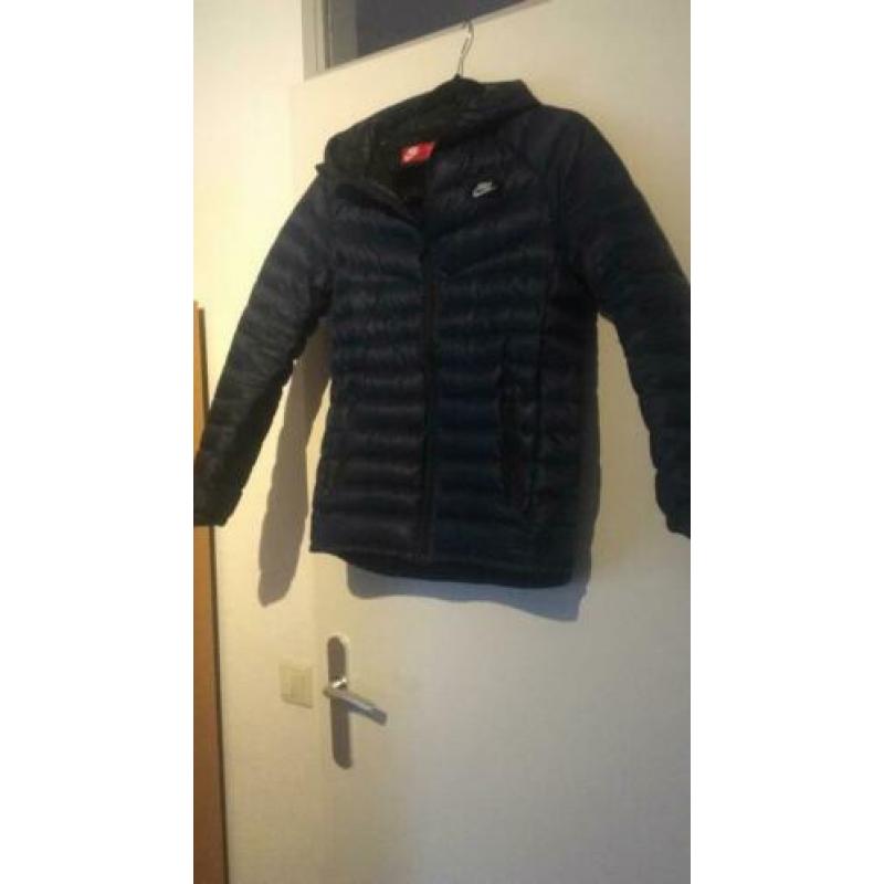 Nike tussendoor jas kinderen maat 152/158