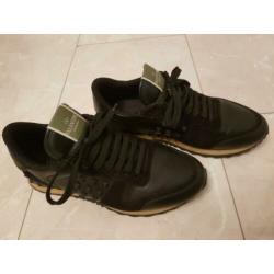 Valentino sneackers.