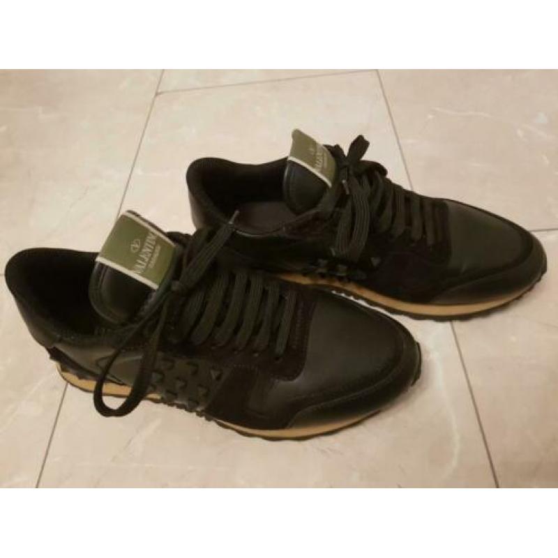 Valentino sneackers.