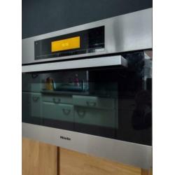 Zeer nette en luxe Miele combimagnetron vol opties. H5080BM