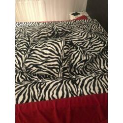 Bedsprei Zebra tweepersoons met kussenslopen en kussens