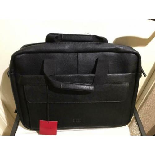 Zwarte tas voor laptop met draagriem van Misako Homme