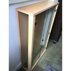 Vitrine kast,wandvirtine