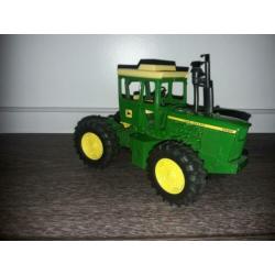 John Deere 7020 Kniktrekker