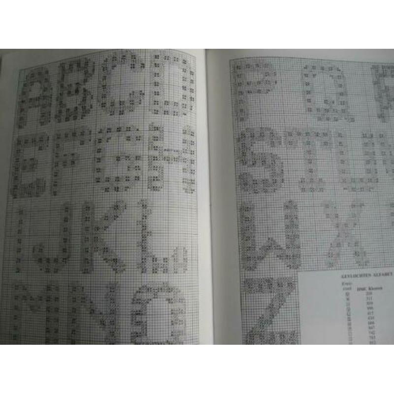 DMC alfabet tijdschrift met veel patronen zie foto's