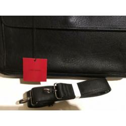 Zwarte tas voor laptop met draagriem van Misako Homme