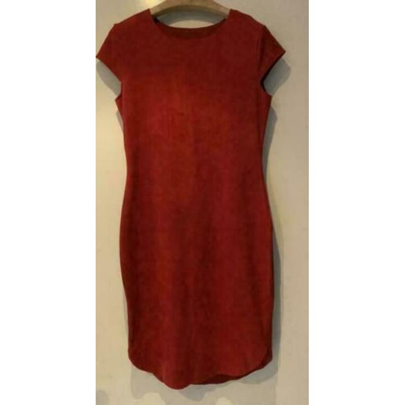 rode fake suede jurk maat S