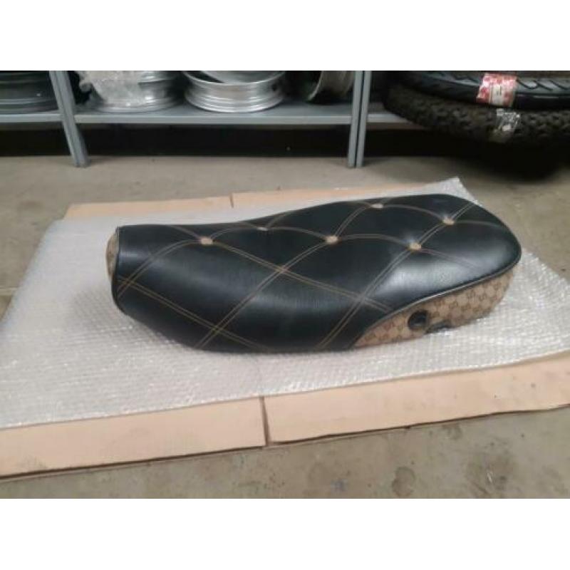 Vespa LX zadel / buddyseat GUCCI BEKLEDING als nieuw