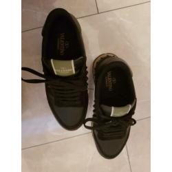 Valentino sneackers.