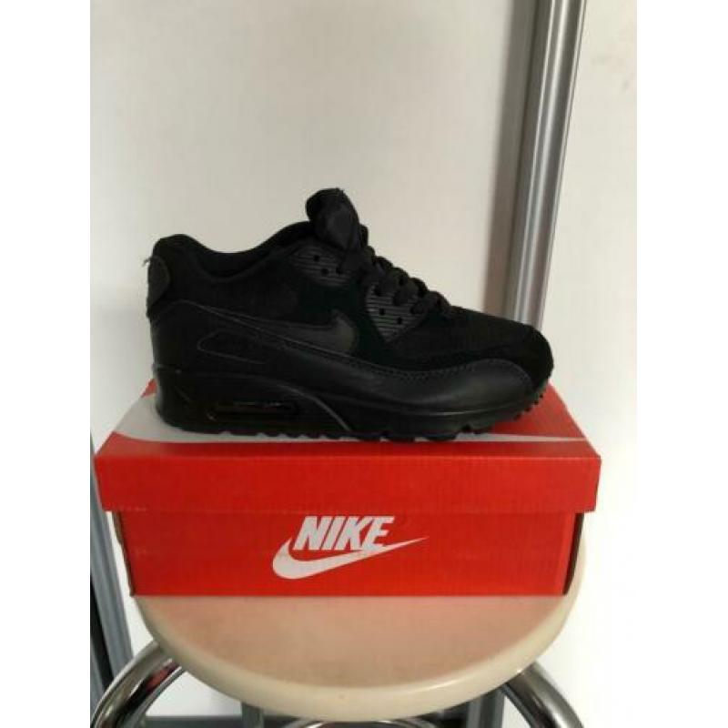 Nike sneaker maat 39 Nieuw! Zwart