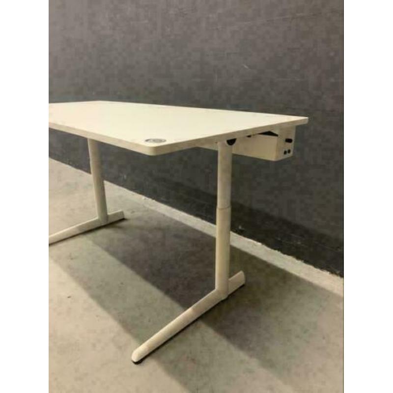 3x Ahrend 500 elektrisch verstelbaar bureau