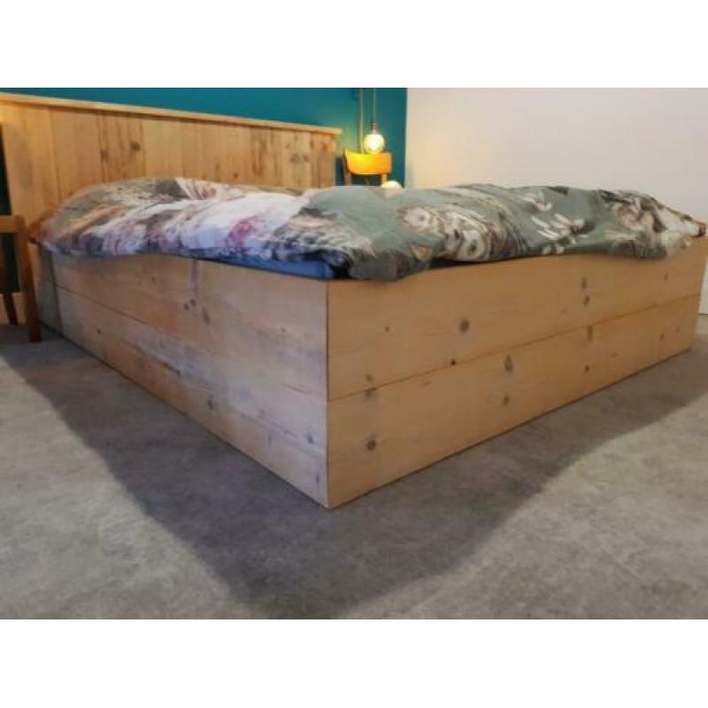 Tweepersoons bed