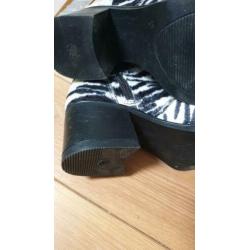 schoenen /laarsjes maat 39