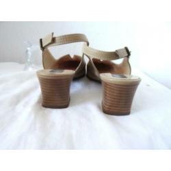 Schoenen PETER KAISER leder nieuwstaat 4,5=maat 37,5 beige
