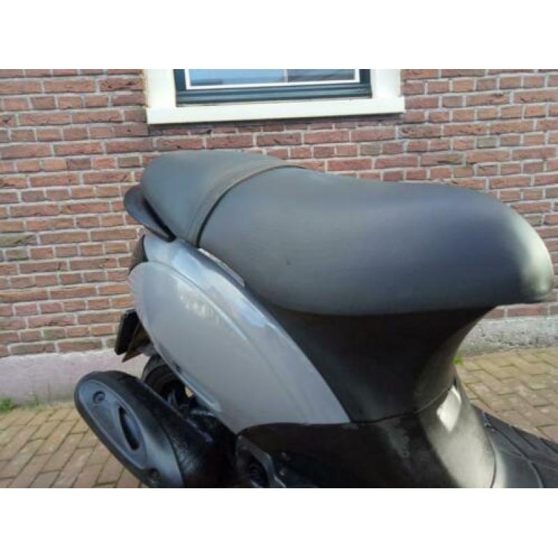 Piaggio Zip SP 4T(Nardo Grey)+Smoke windscherm/verlichting