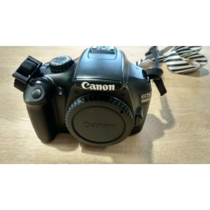 Fotocamera Canon EOS 1100D + 32GB SD card with WiFi + bag