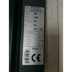 Stalen Hormann kanteldeur circa 2375 x 2375 mm