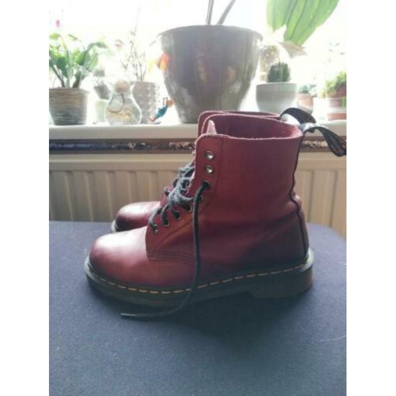 Dr Martens maat 39 bordeaux rood