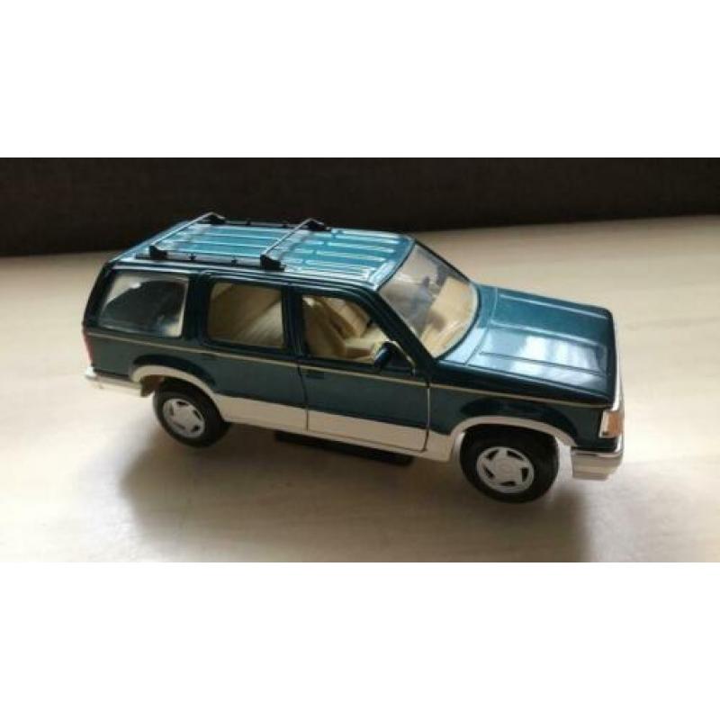 Ford Explorer 19 cm 1992