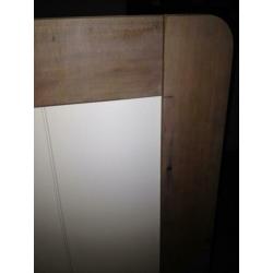 Bopita ledikant, matras en wandplank