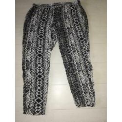 Lekkere zomer broek Miss Etam Maat 54