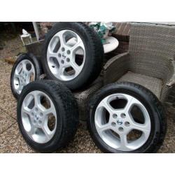 Nissan 16 inch velgen leaf juke met banden origineel nissan