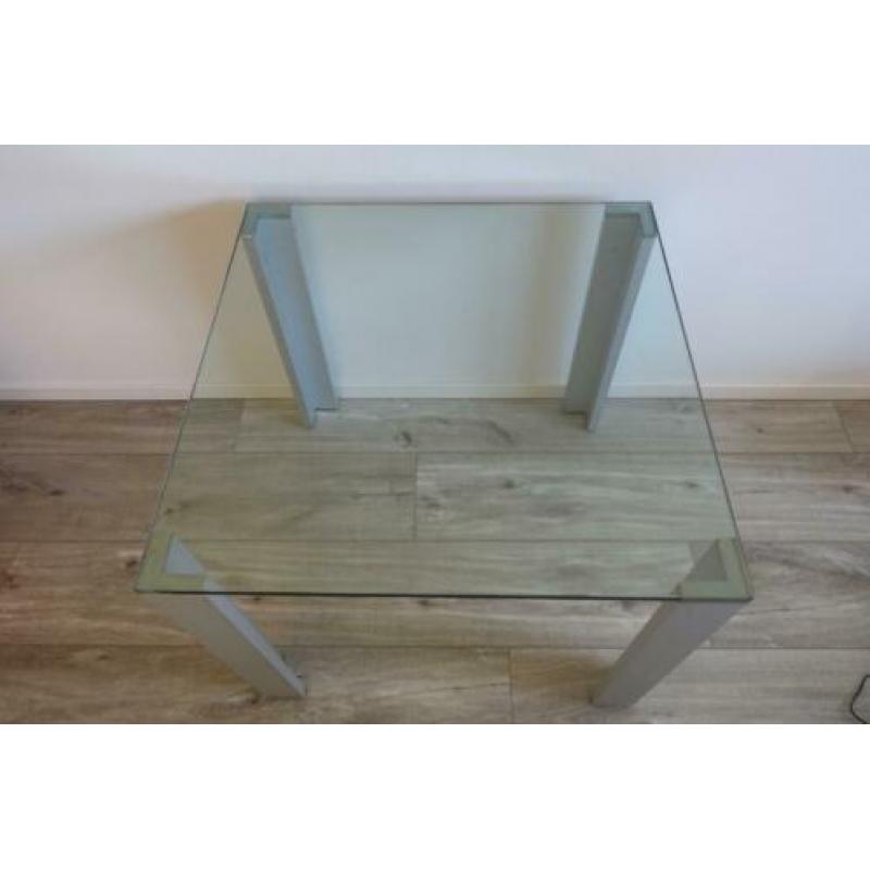 Lourens Fisher glazen bijzettafel 60 x 60 x 50 90 euro!