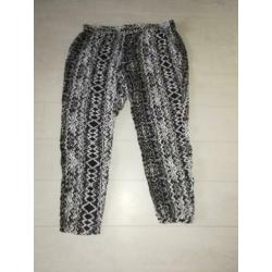 Lekkere zomer broek Miss Etam Maat 54