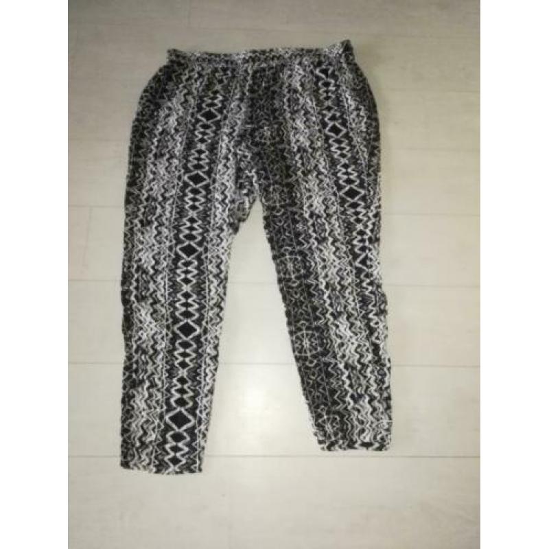 Lekkere zomer broek Miss Etam Maat 54