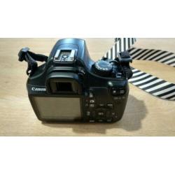 Fotocamera Canon EOS 1100D + 32GB SD card with WiFi + bag