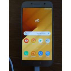Samsung Galaxy A5 2017 gold, zgan