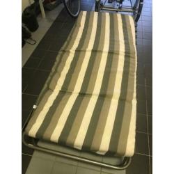 Opklap bed