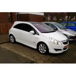 Opel Corsa 1.2 16V 3D 2010 Wit Pano Dak ECC OPC line