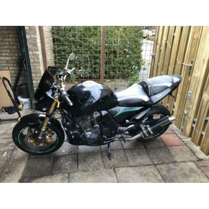 Kawasaki Z1000 uit 2005 met 45000 km