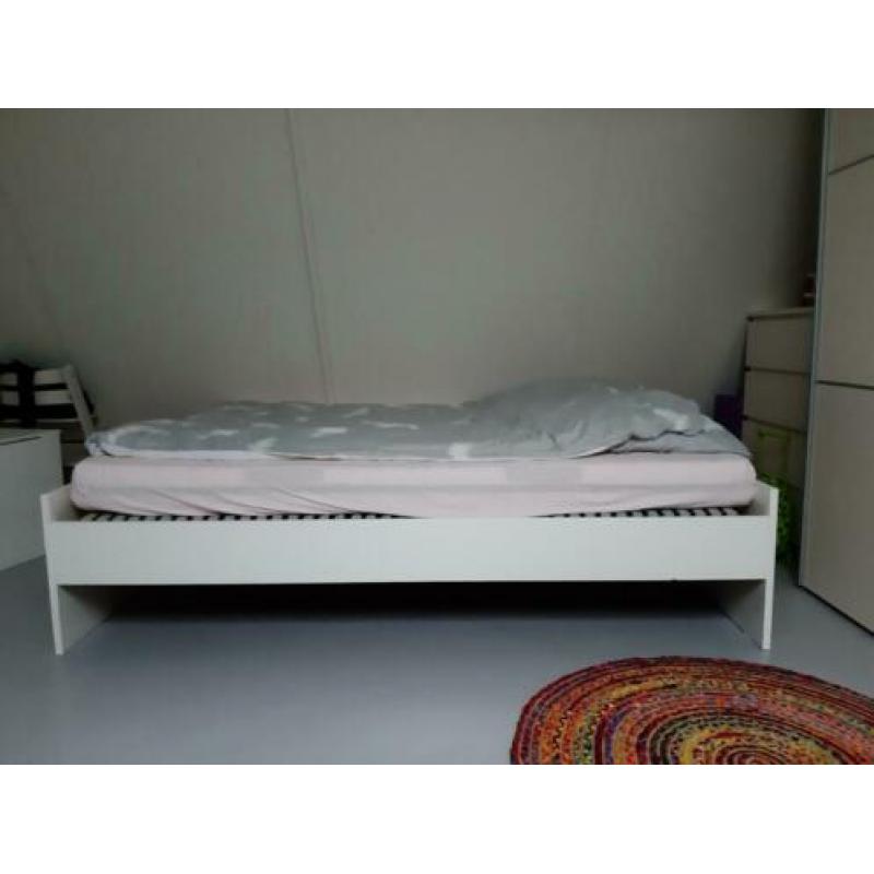 Tweepersoonsbed Ikea