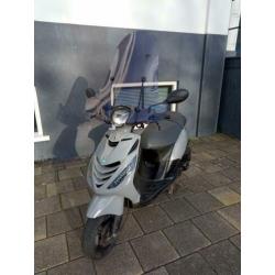 Piaggio Zip SP 4T(Nardo Grey)+Smoke windscherm/verlichting