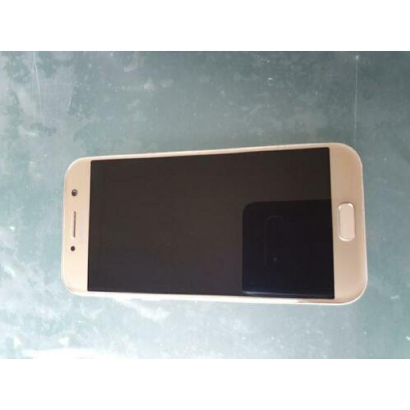 Samsung Galaxy A5 2017 gold, zgan