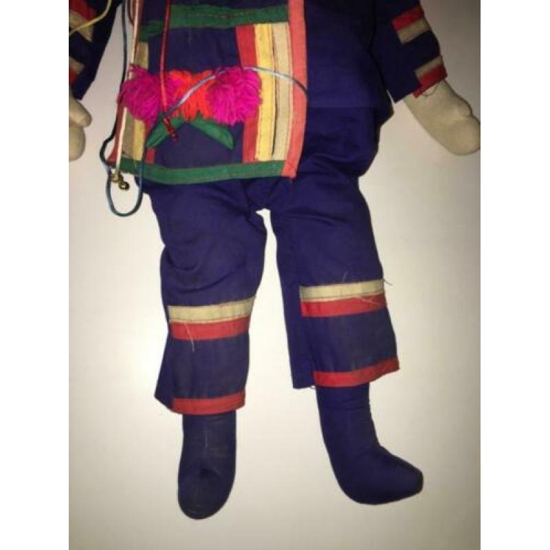 Grote Pop Hoofd keramiek, lijf stof AZIE circa 66 cm. lang