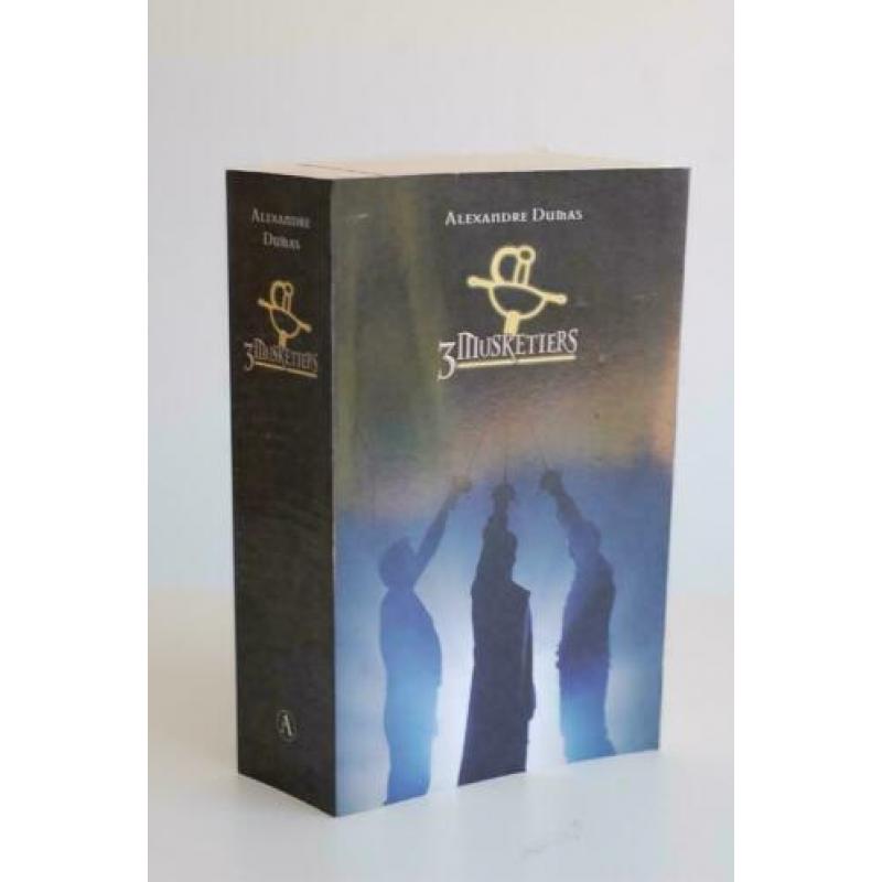 2x De drie musketiers - Alexandre Dumas jeugdboek