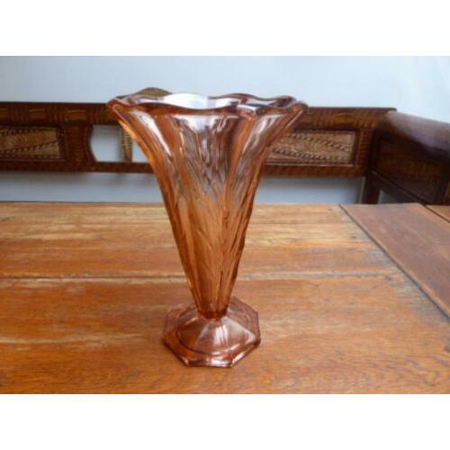 Persglazen art deco vaas, Tchecosloviquie