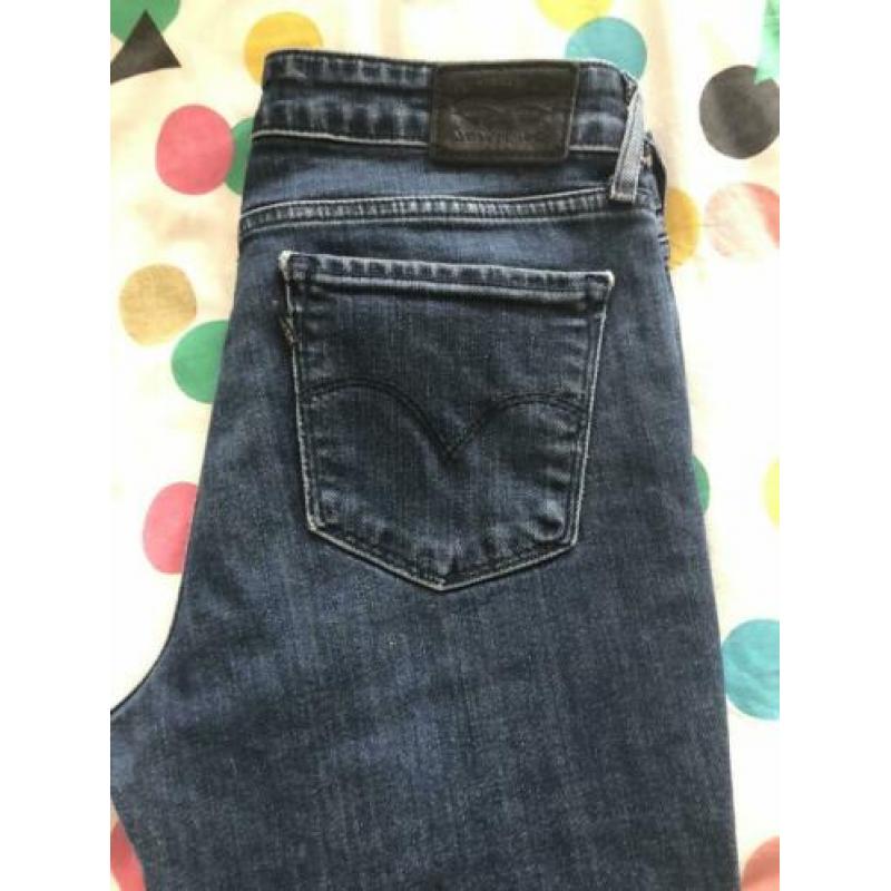 Levi’s 712 slim fit maat 27 dames, kleur donkerblauw.