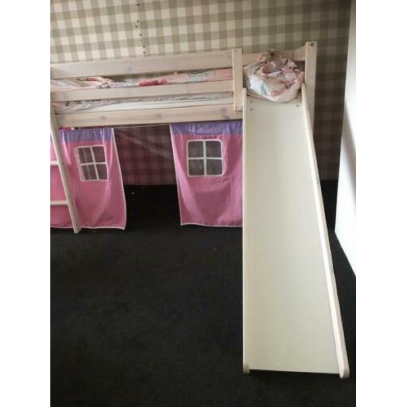 Mooie half hoogslapers te koop