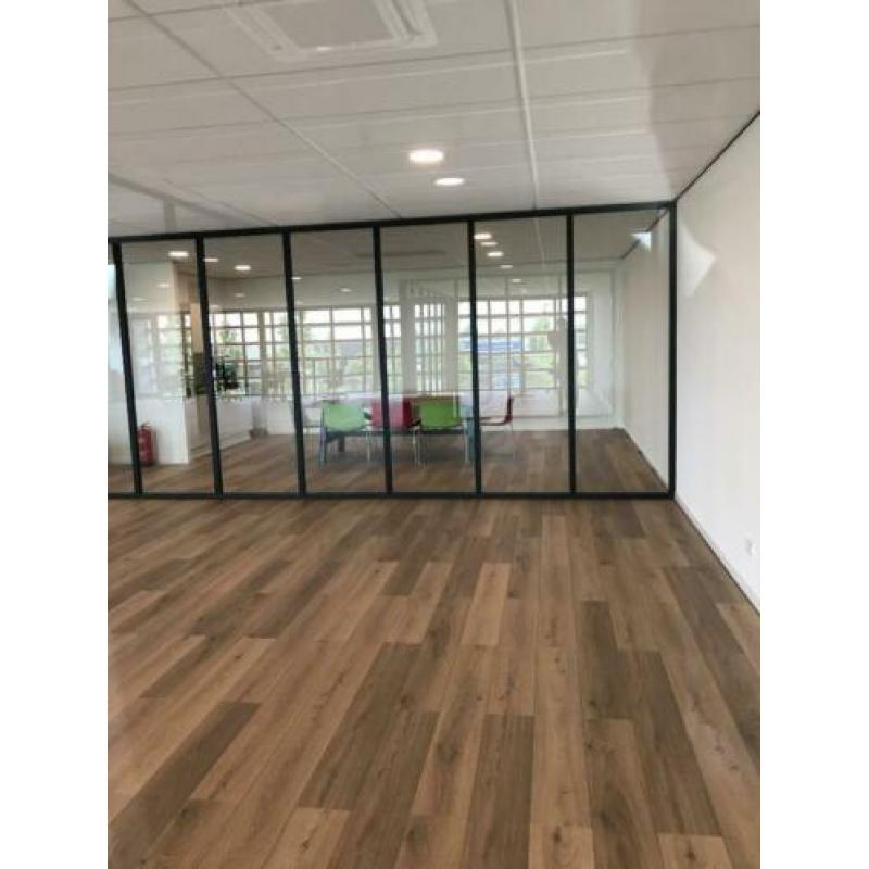 Extra sterke Laminaat vloer 120m2 + ondervloer € 990,00