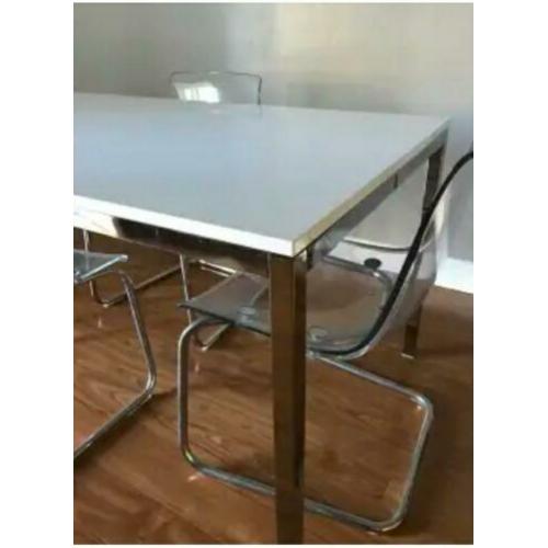 Eettafel Torsby met Tobias stoelen IKEA
