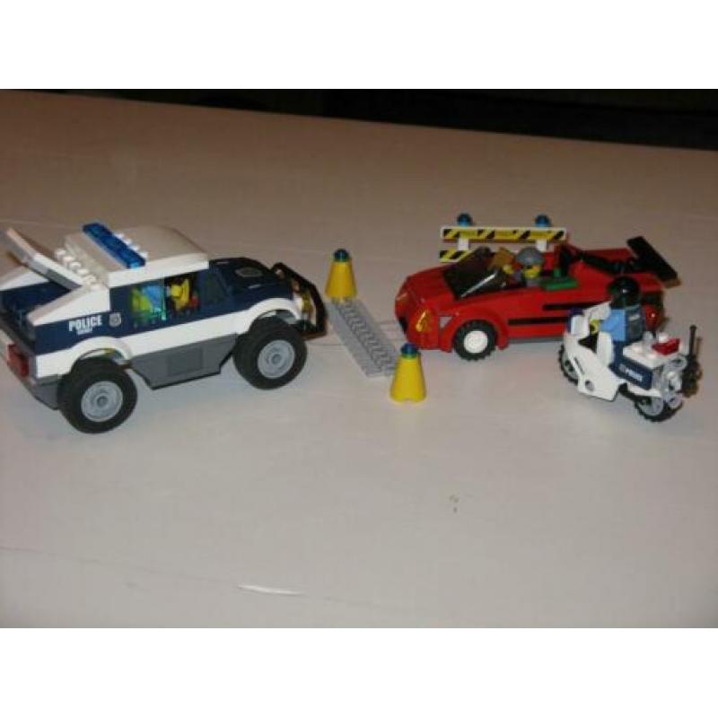 lego 60138 Politie auto, motor en luxe auto met boef
